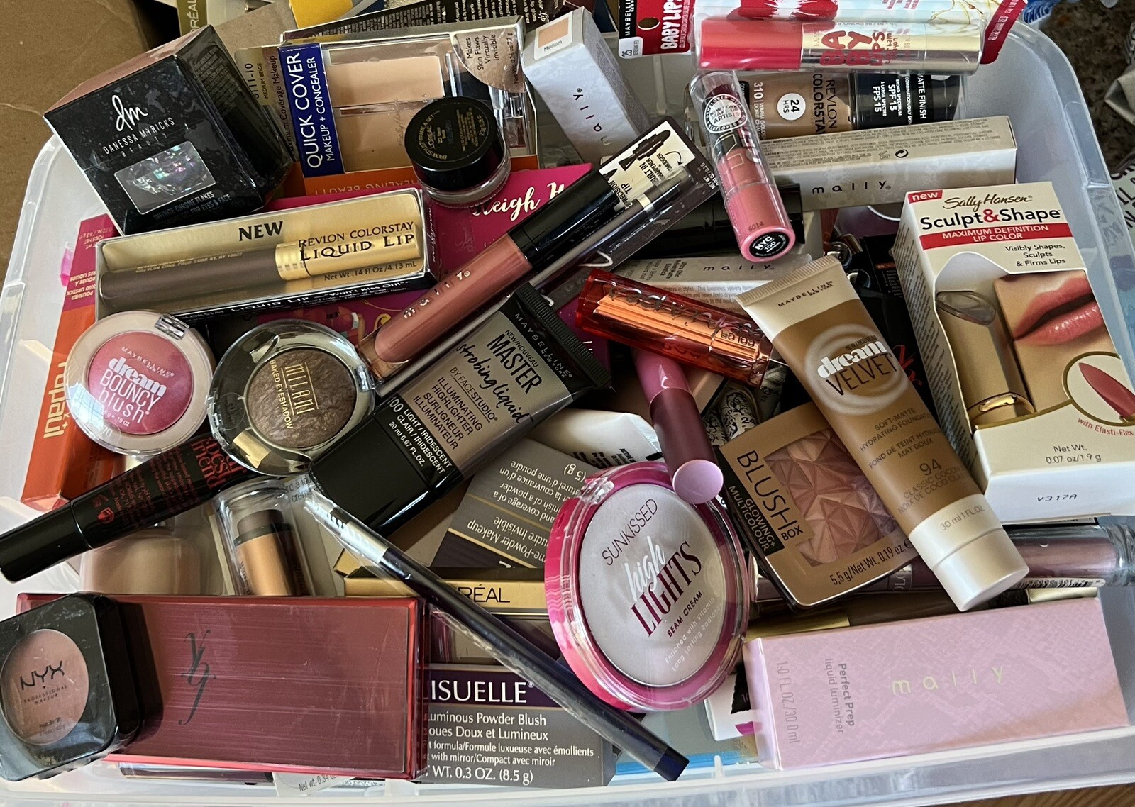 100 pcs Wholesale Mixed Makeup Lot Maybelline Revlon, mally, Nyx, Loreal etc…