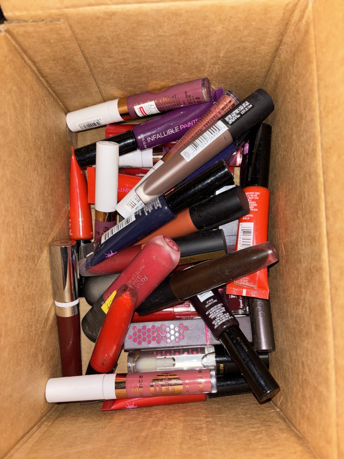 40 Name Brand Mixed Lipstick, LipGloss, Revlon, Maybelline, Burt’s Bees ++++