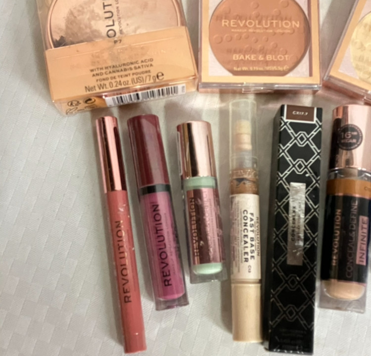 Revolution Highlighters Concealer Lip Gloss Job Lot Set Makeup Bundle