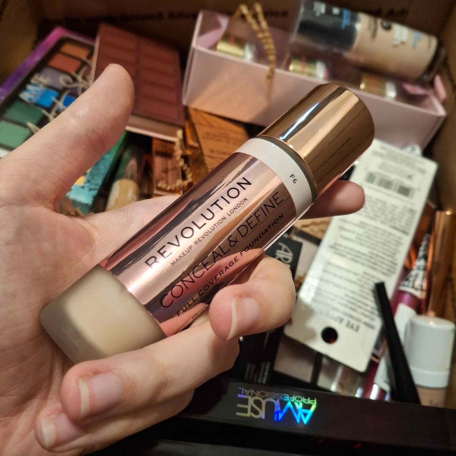 25+ Piece Makeup Mystery Box – Revolution, Covergirl, Amuse & More – New