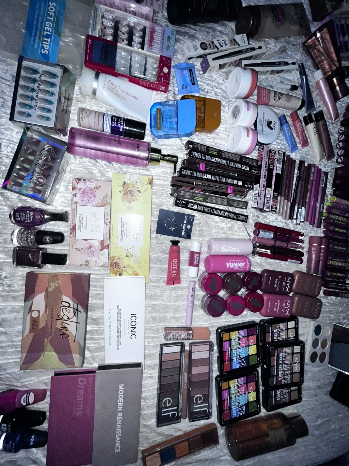 11-15 pc Beauty, Fashion/Self-Care Mystery Box/TrendySurprisebox:MIX LOT/BEAUTY