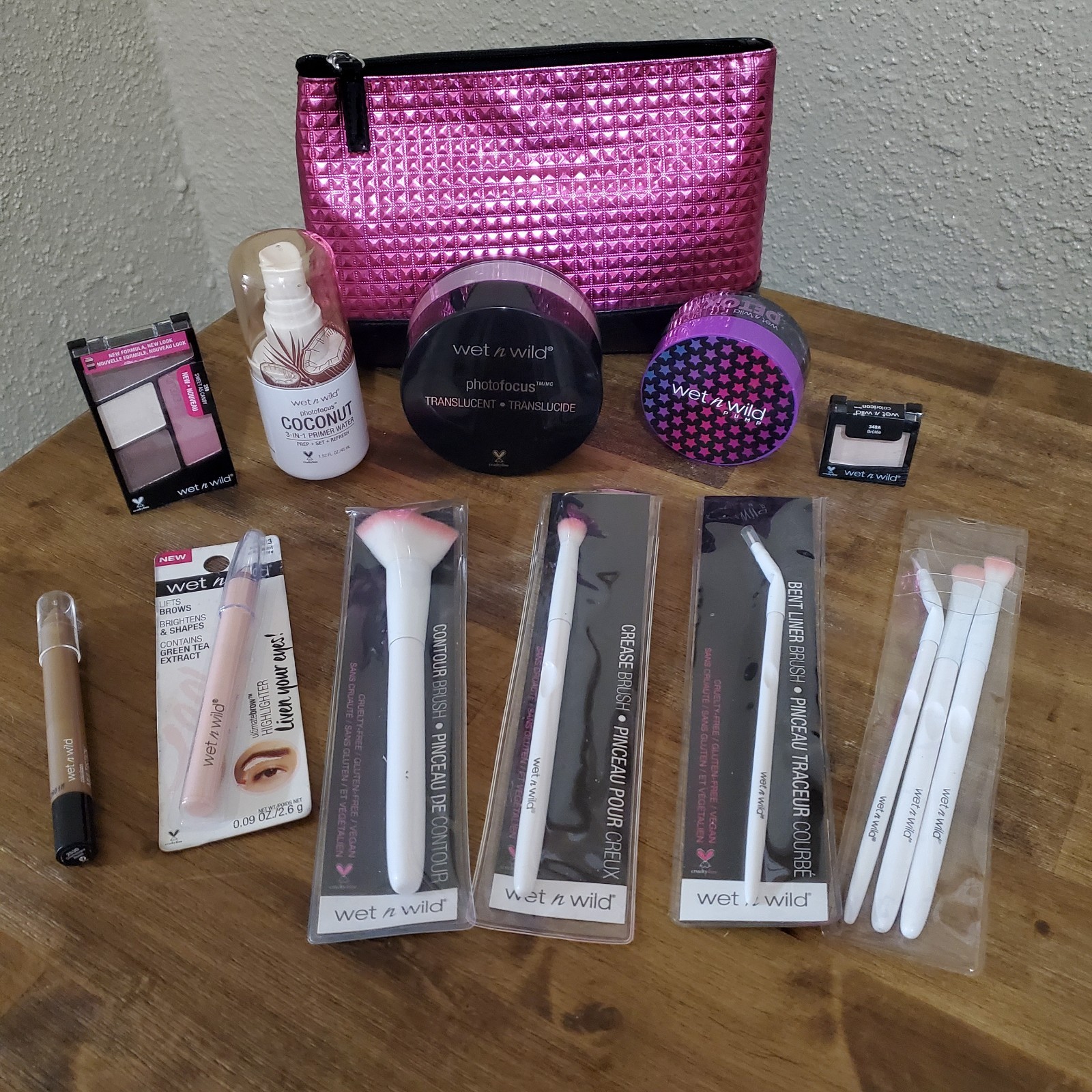 14 Wet n Wild Makeup & Skincare Lot – Eyeshadow / Glitter Mask / Setting Powder