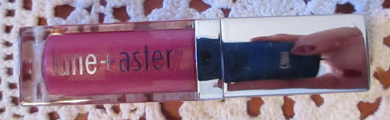 10 Choices of Lip Oils Polish Lipstick Gloss & 4 Eyeliners To Choose From U Pick