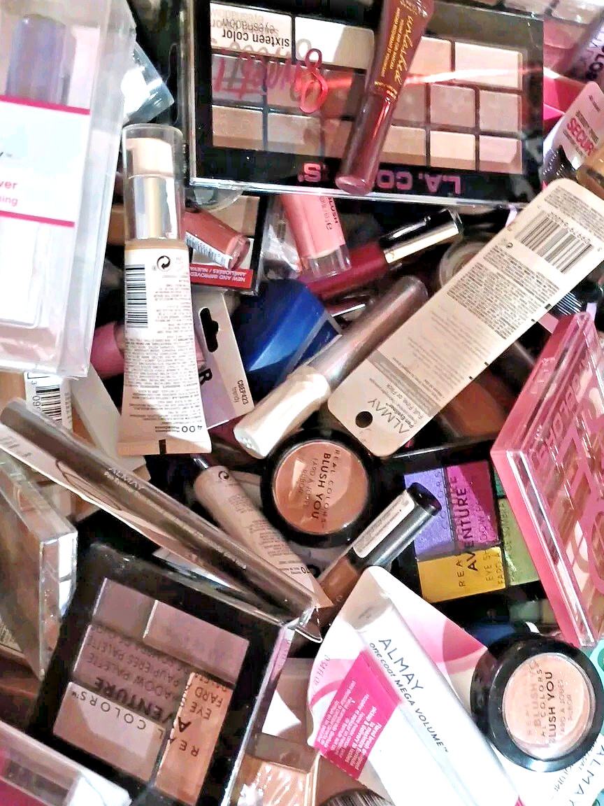 11 pc Mixed MAKEUP BEAUTY Lot Cosmetic Bundle Lots Skin , Self Care Cosmetics