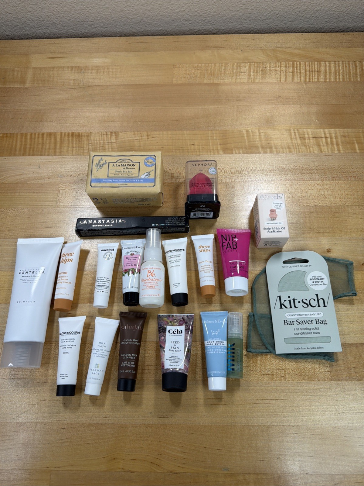 Lot Of 19 Assorted Travel Size Health And Beauty Products.