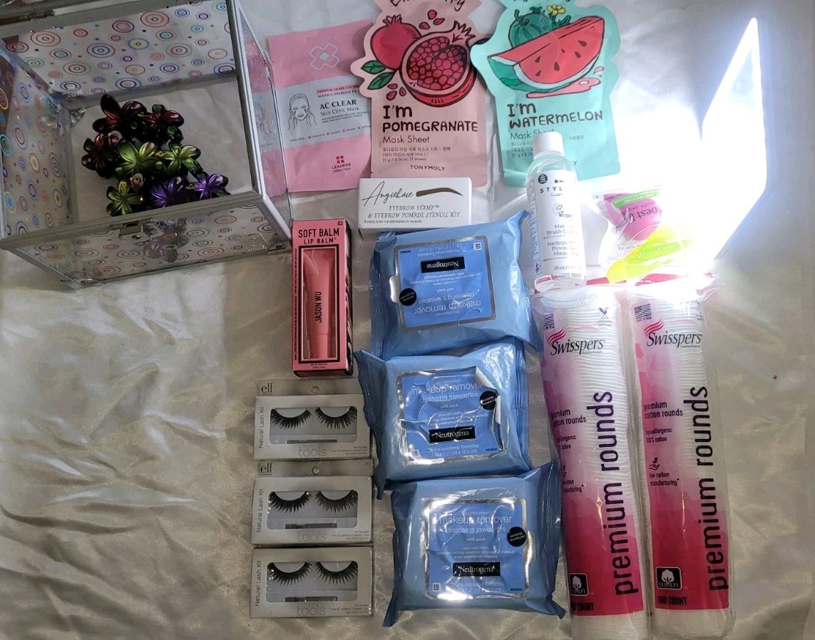 NEUTROGENA, MASKS, CABOODLE BOX &JASON WU, LIGHT MIRROR, GORGEOUS HAIR CLAWS ++