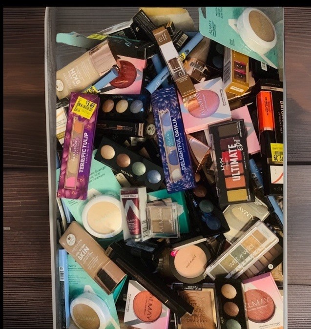 Bulk Wholesale Cosmetics Mixed Makeup Lot Loreal Revlon ELF NYX 100 piece USA
