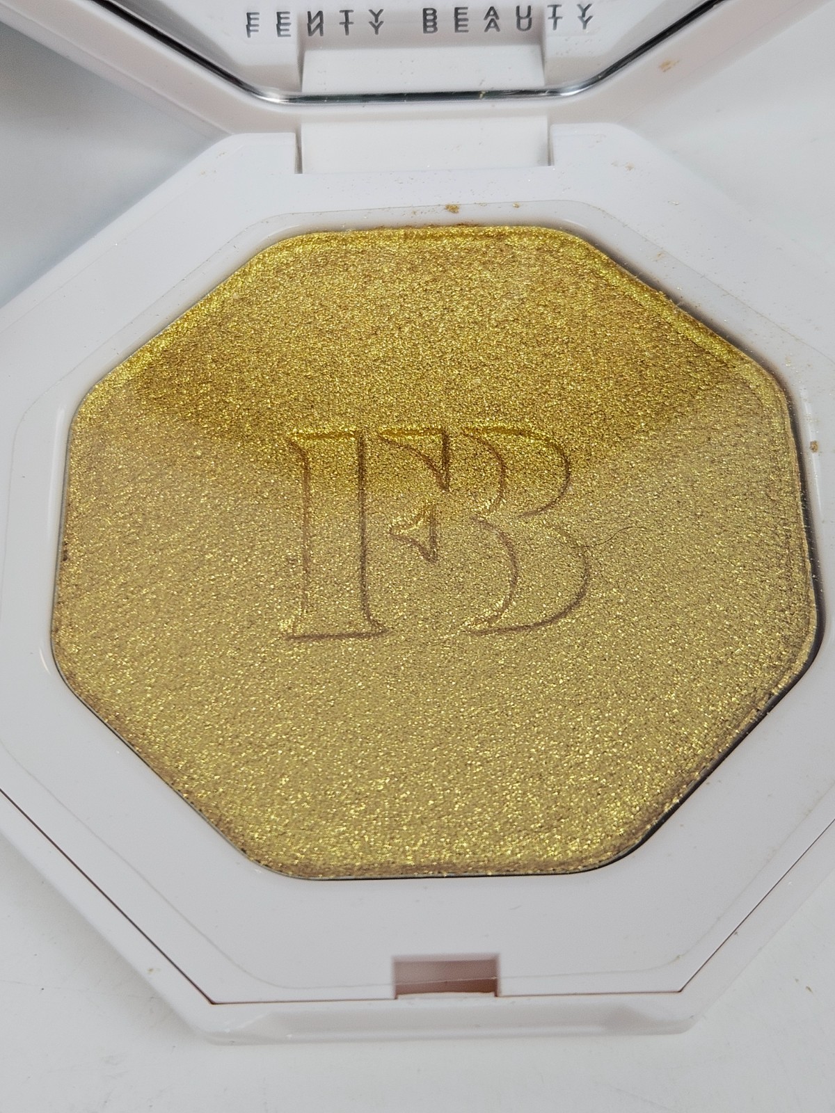 Fenty Beauty Killawatt Freestyle Highlighter 8g/.28 Oz (Color: Trophy Wife)