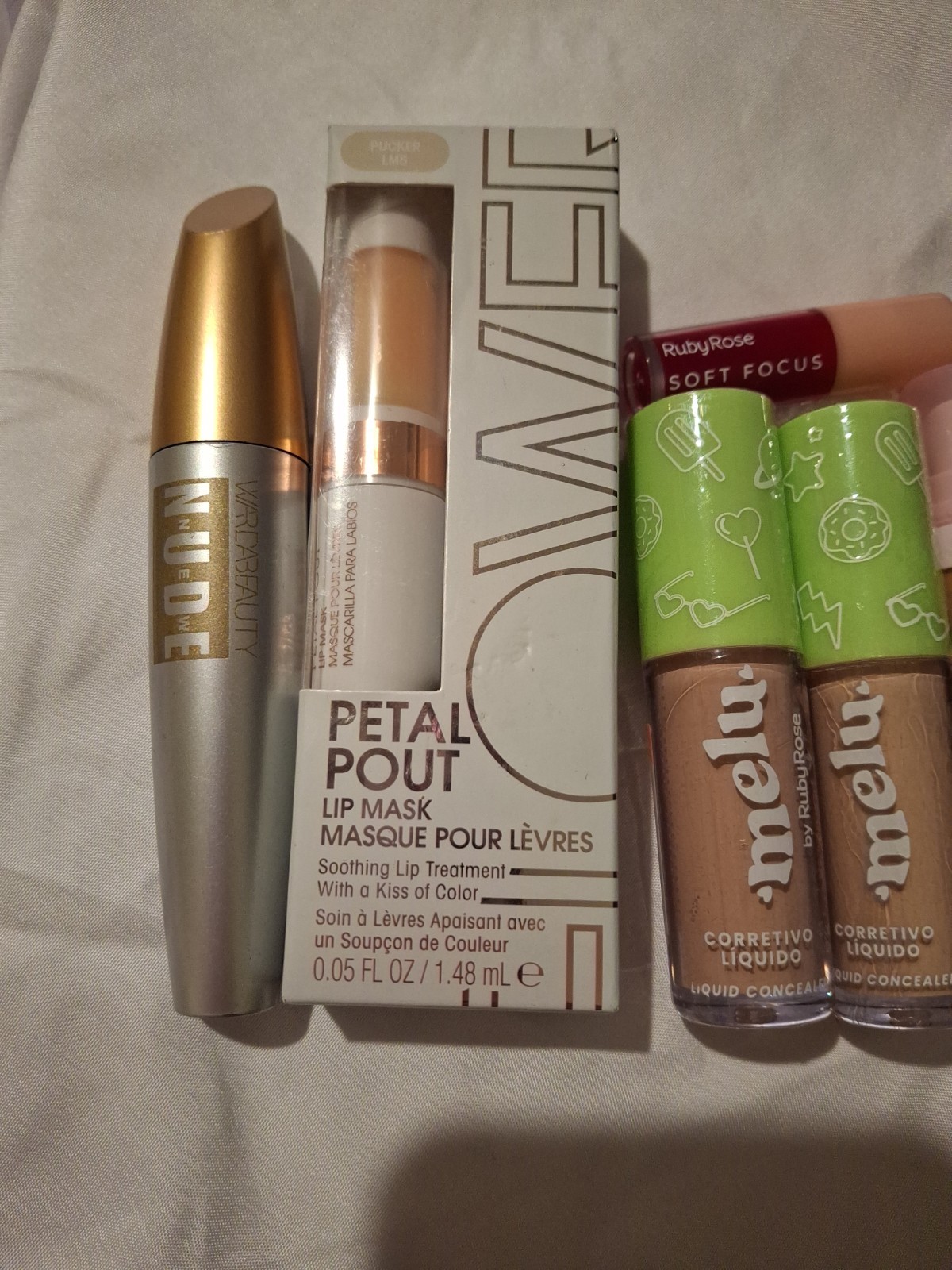 Makeup Lot- 12 Pieces- Face, Eyes, Lips