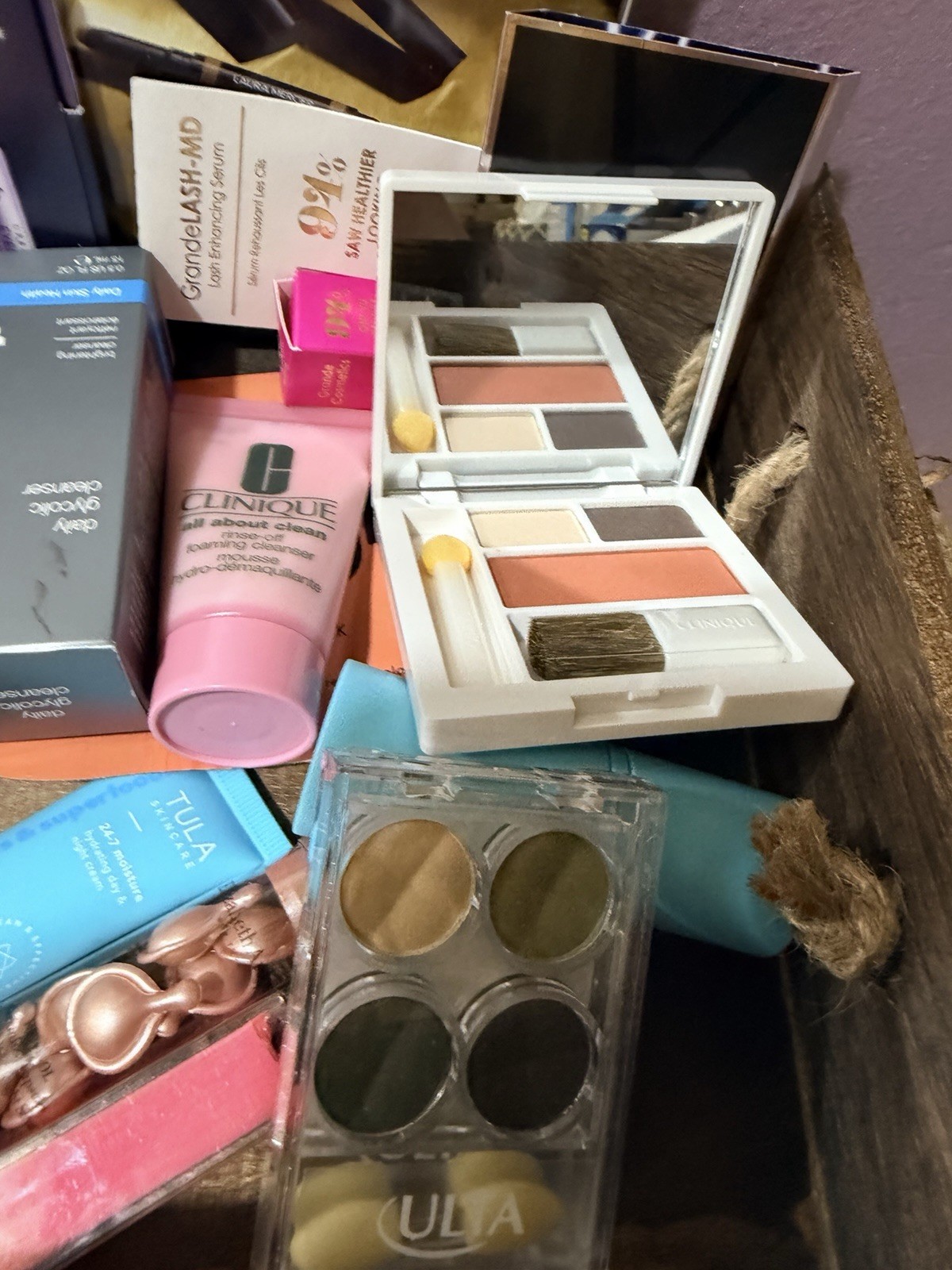 Lot 20 Deluxe / Travel Size Hair,Skin Care, Makeup Beauty Product Samples Bag OO