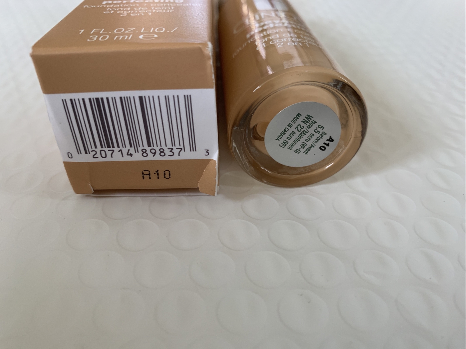 Clinique Beyond Perfecting Foundation+concealer (wn 22 Ecru) 1 oz/30ml