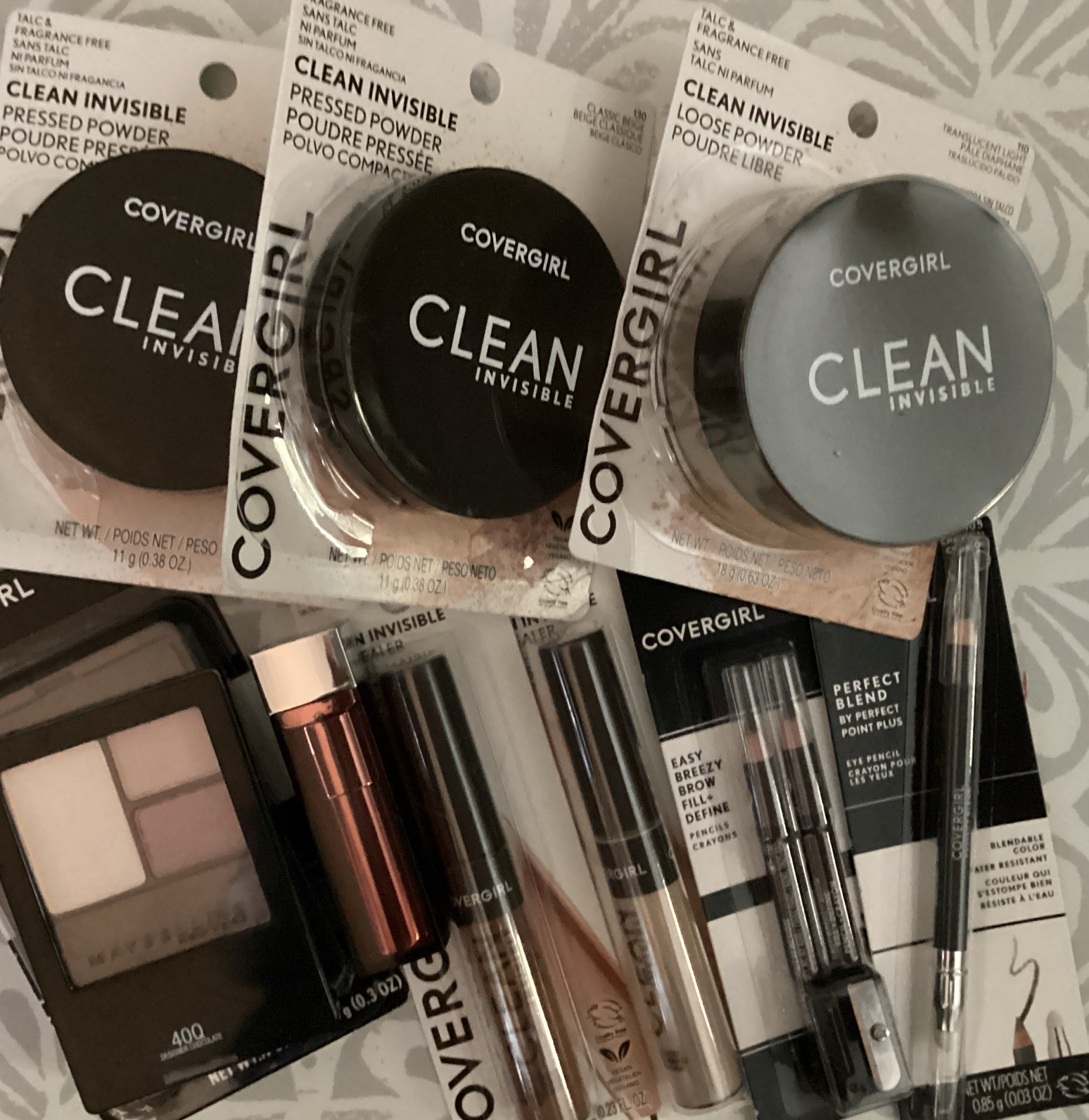 Lot of 8 Covergirl Makeup Items, Powder, Blush, Concealer, Eye Pencil, New