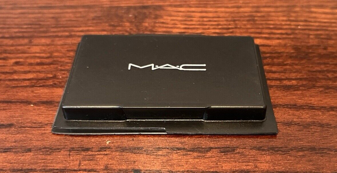 MAC Travel Lot PRIMER + MASCARA + SETTING SPRAY + POWDER FOUNDATION + HYPER REAL