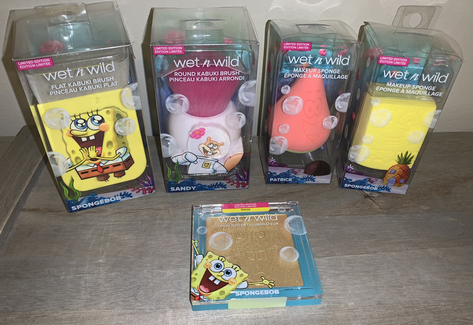 Wet n Wild Spongebob Squarepants Limited Edition Lot 5 Sponge Brush Highlighter