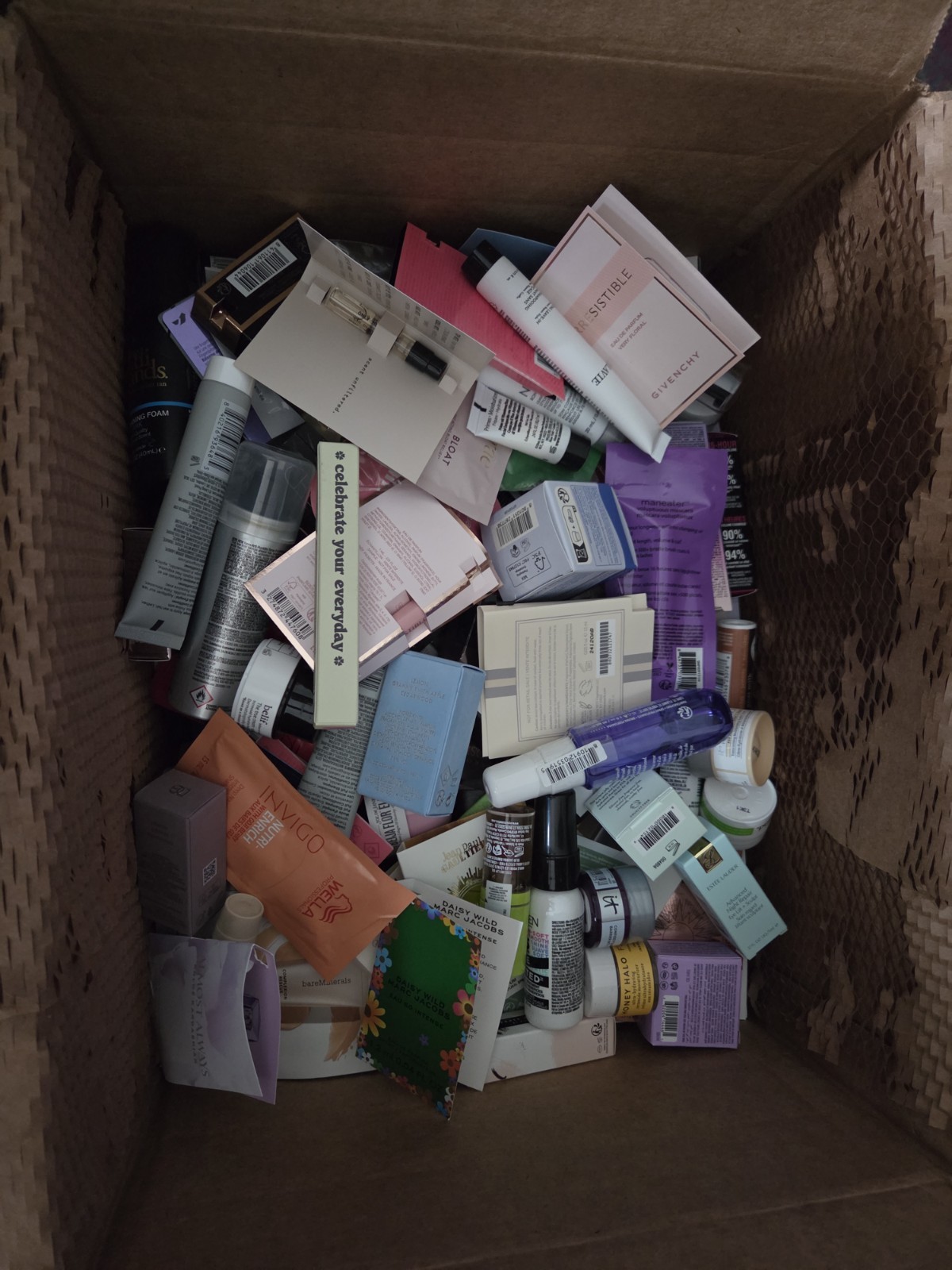 Mystery Beauty Box 160+ Samples