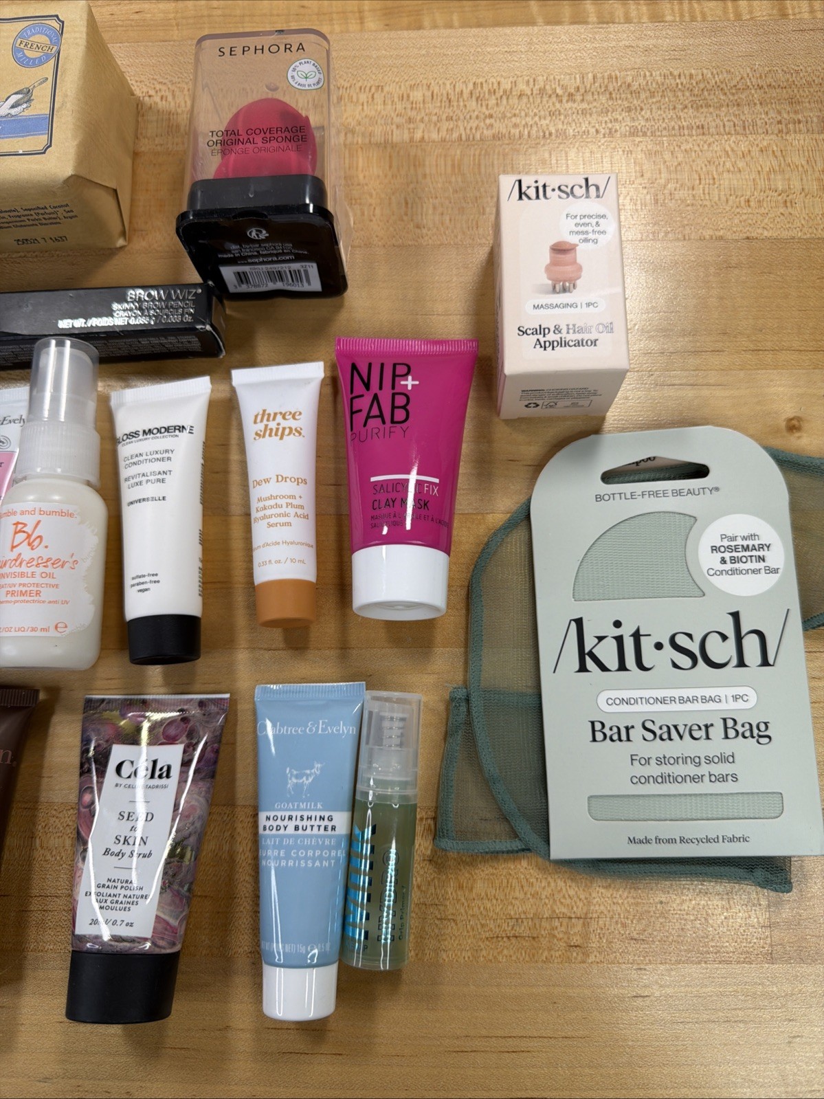 Lot Of 19 Assorted Travel Size Health And Beauty Products.