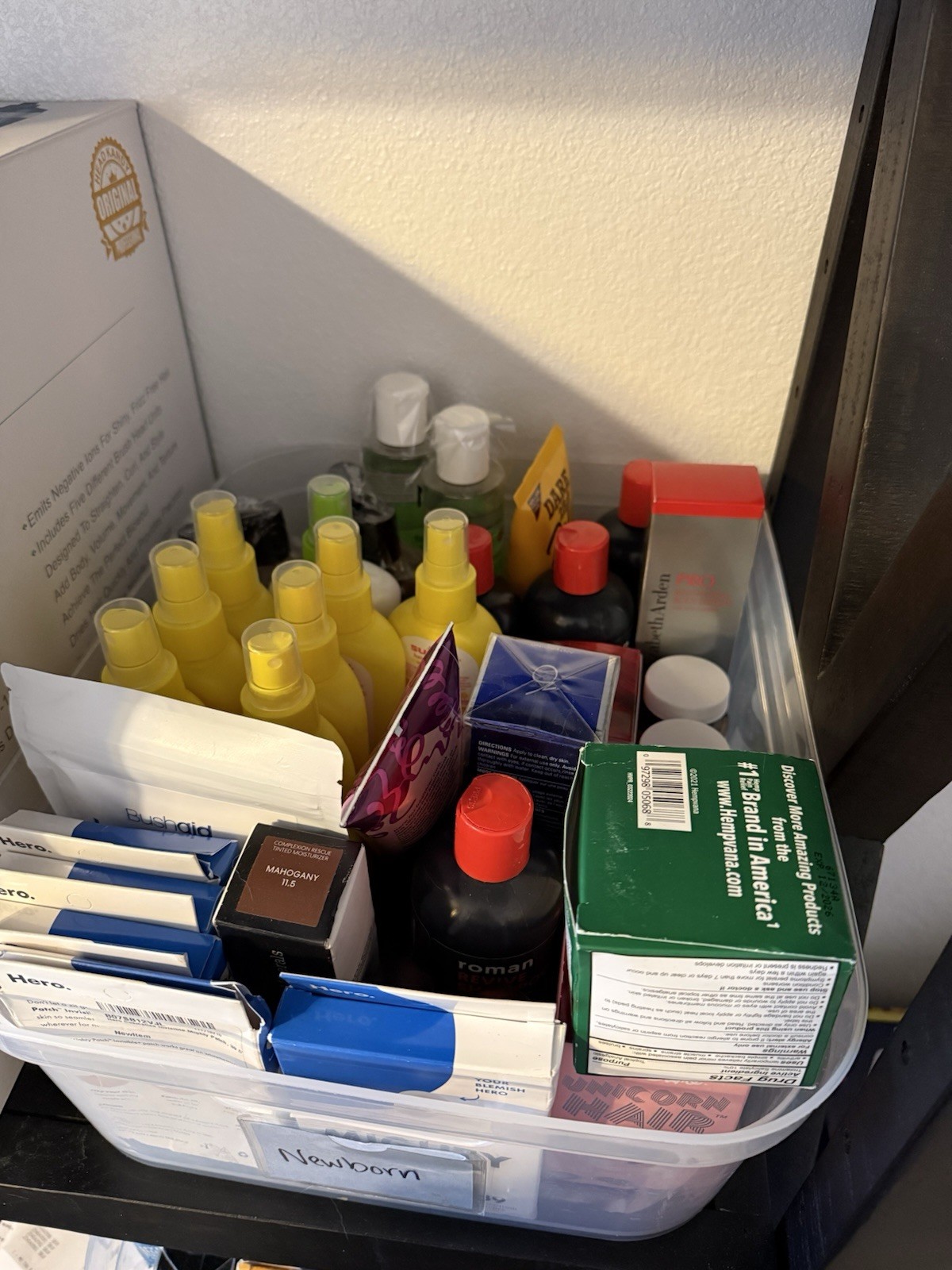Reseller Health & Beauty Lot 490 Piece Bundle