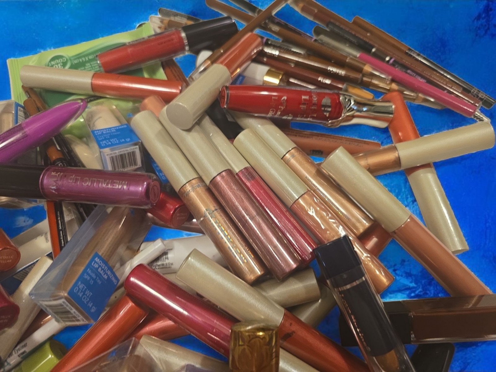 BEAUTY MAKEUP SKINCARE HAIRCARE MYSTERY LOT – ALL NEW FULL SIZE ITEMS ~ 25PC NEW