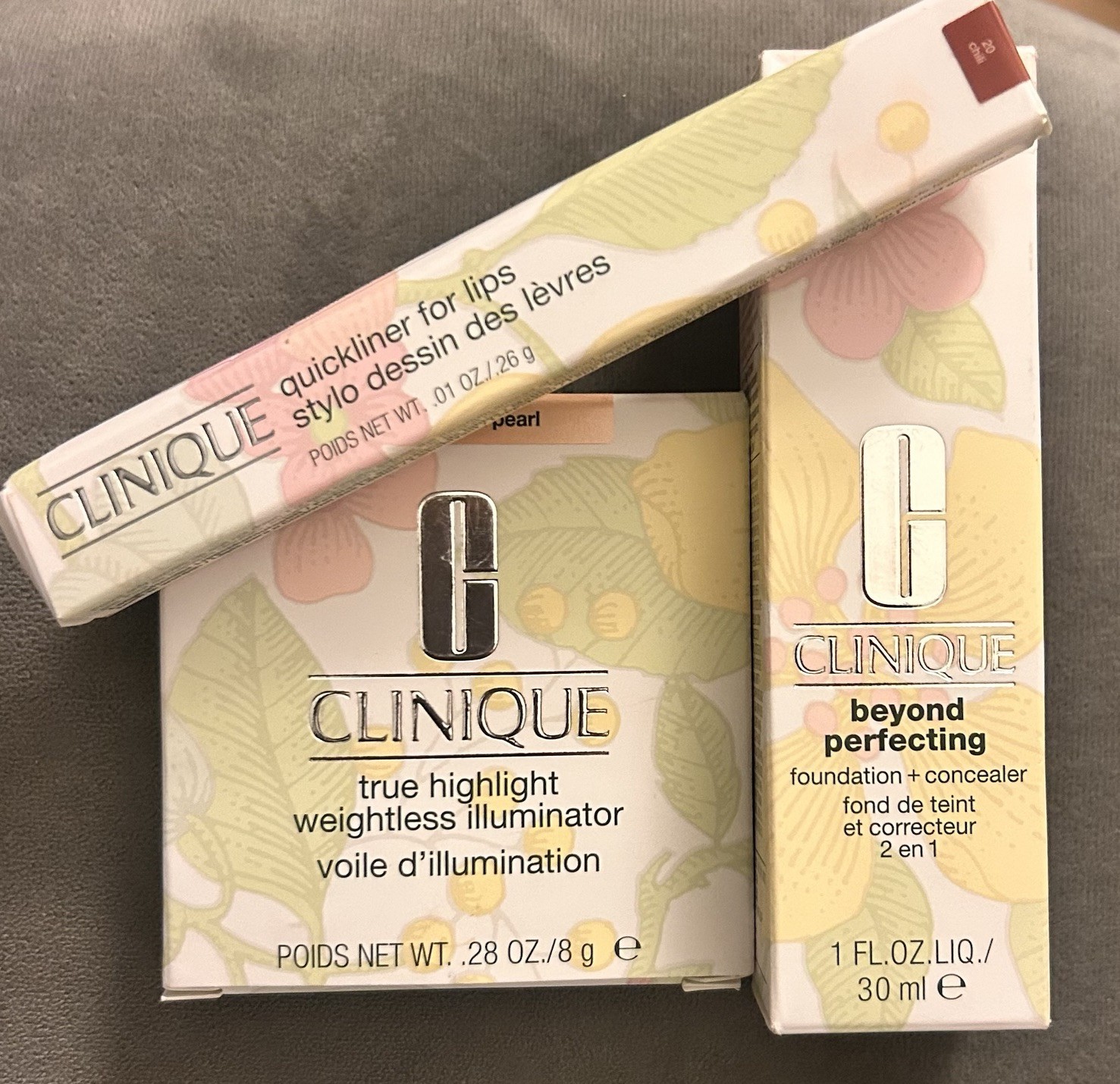 Clinique 3-Piece Makeup Set NIB True Highlight + Foundation + Lip Liner