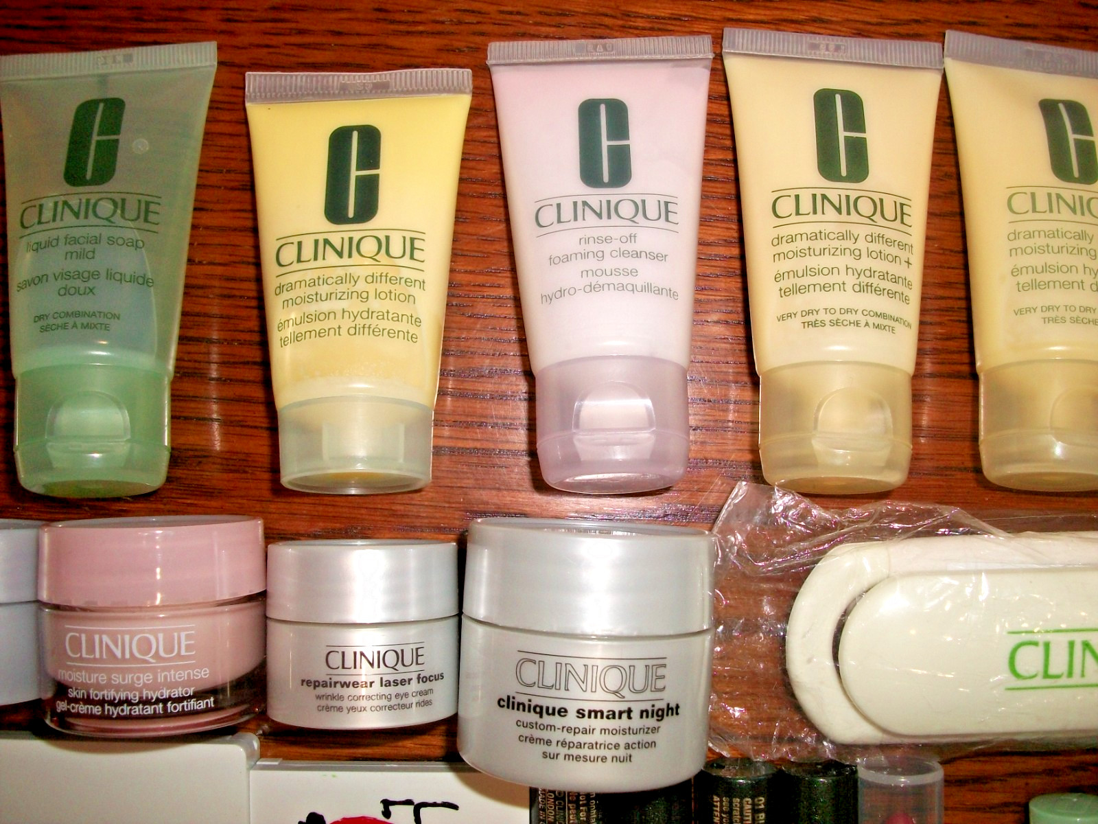 CLINIQUE LOT~23 MIXED TRAVEL SAMPLE SIZE