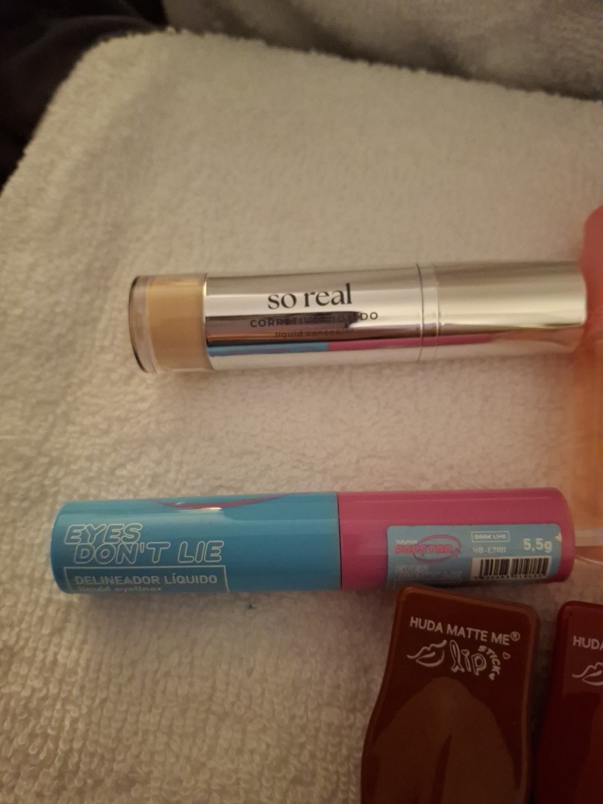 Makeup Lot- 13 Pieces Lips Cheeks Eyes Face