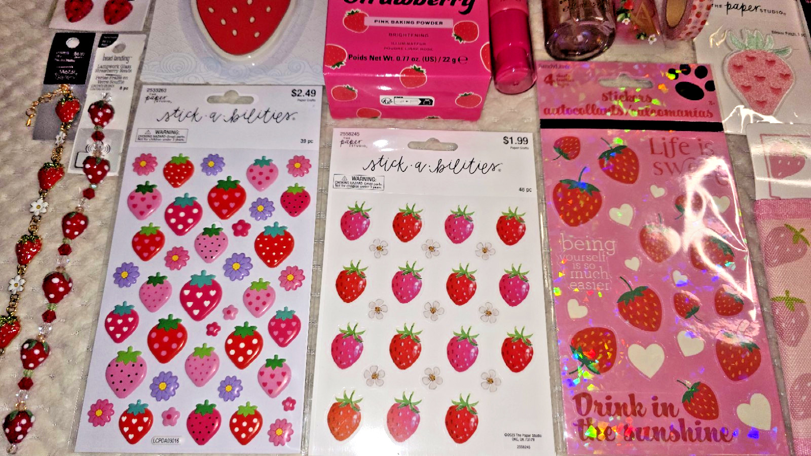 Strawberry Lovers 🍓 HUGE NEW GIFT LOT 30 Pcs Lip Gloss Balm Setting Powder