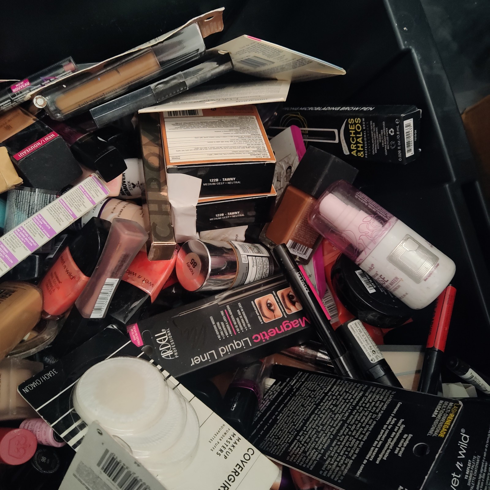 lot 200 pieces mixed all brand Assorted Rimmel wnw, Covergirl maibyline loreal