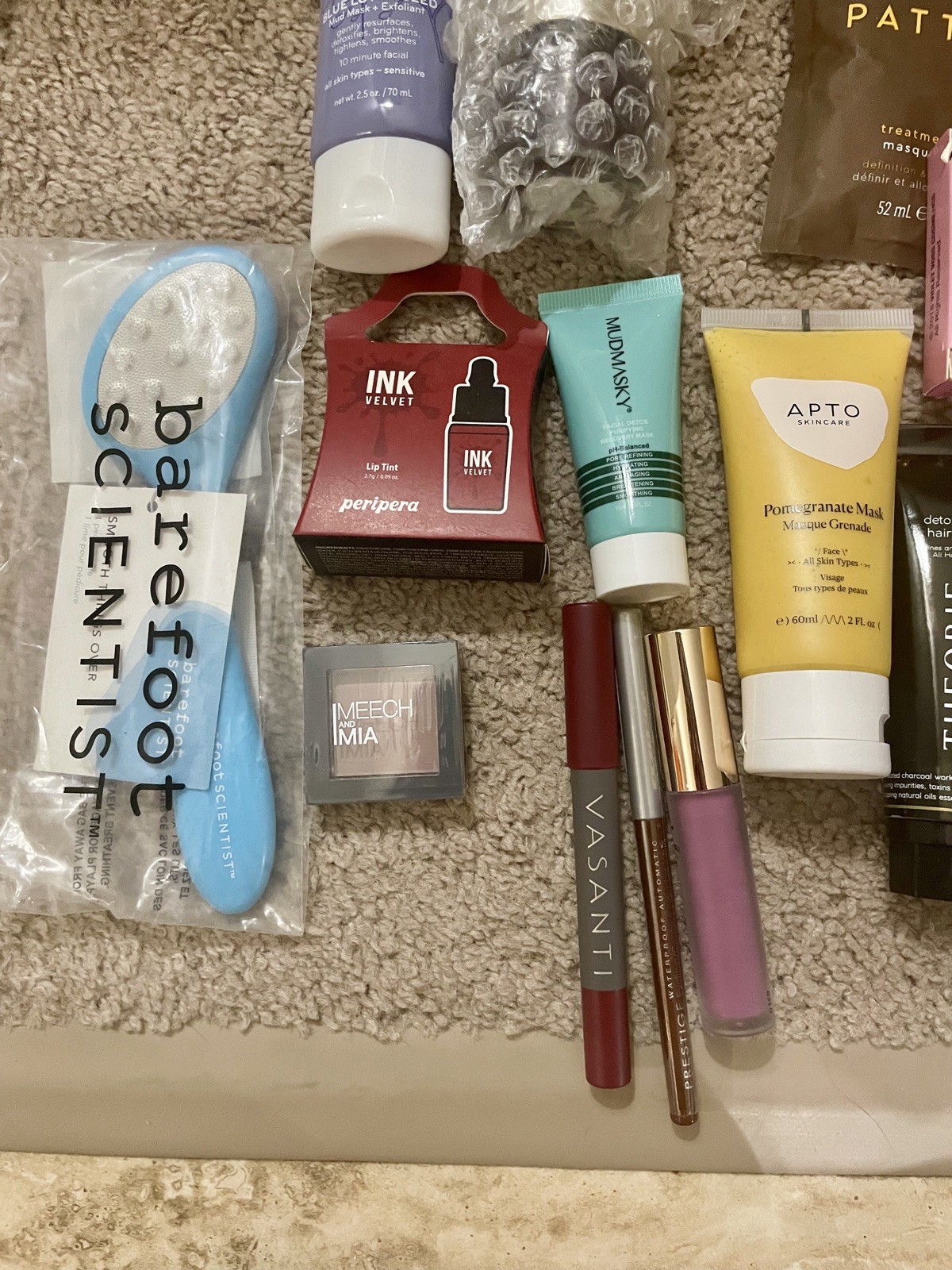 19 Piece Mixed Beauty Makeup Cosmetic Lot