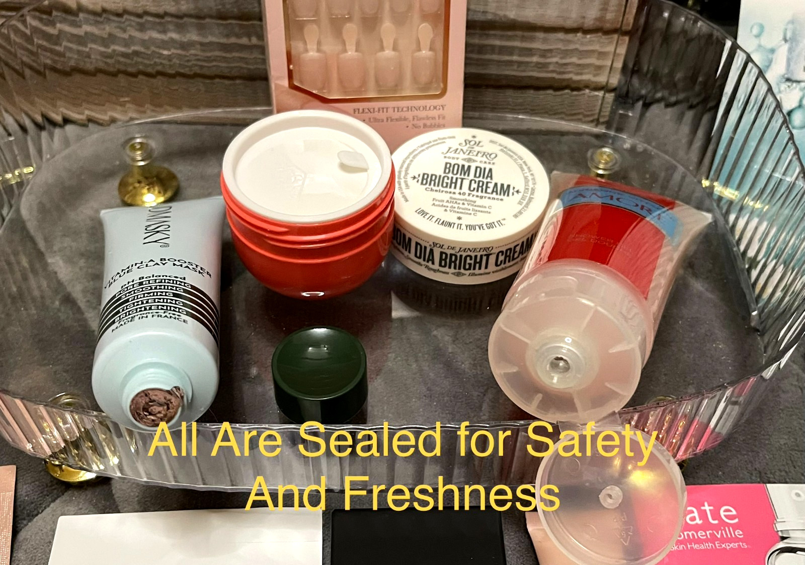 Ladies 30pc. Upscale Beauty & Skincare Lot with Fragrances Too! And Goodie Bag!