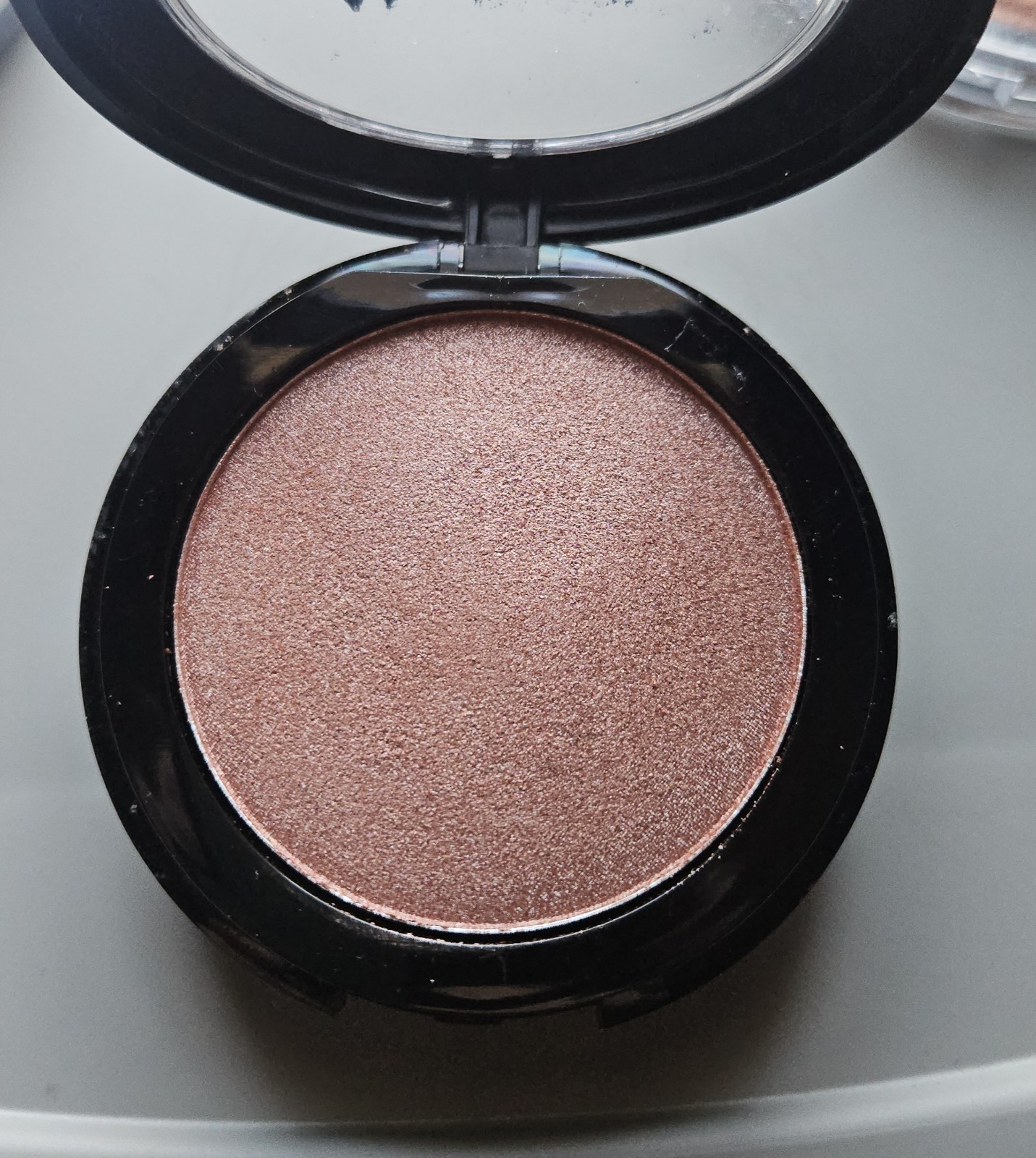 Assorted Discontinued Highlighters – Beauty Treats, Amuse & AOA Studio