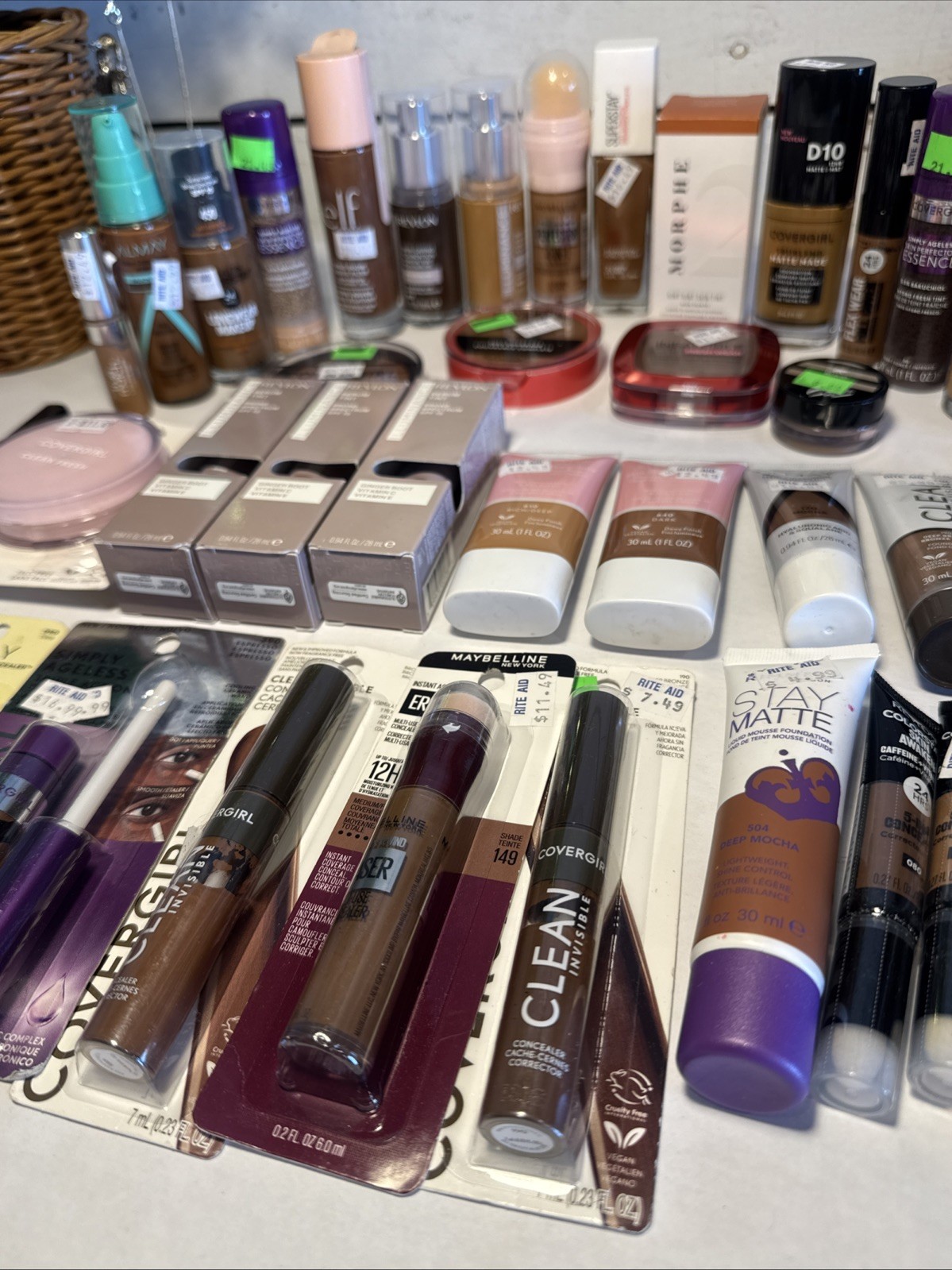 40 piece Wholesale Makeup Lot Covergirl L’OREAL Revlon Maybelline Almay & More!