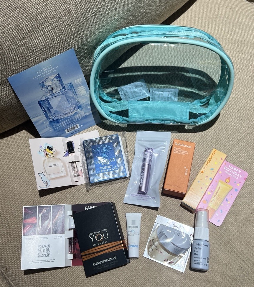 12 Pieces Ulta Beauty Deluxe Samples with Green Makeup bag