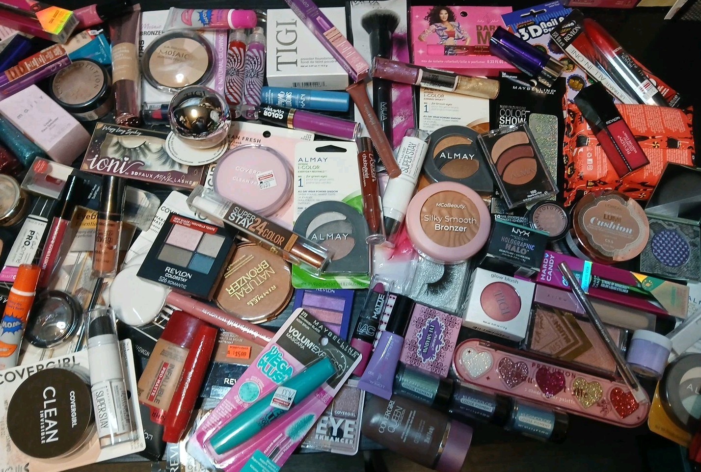 50 Piece Mixed Makeup Lot: Revlon Almay Covergirl ELF NYX Loreal READ