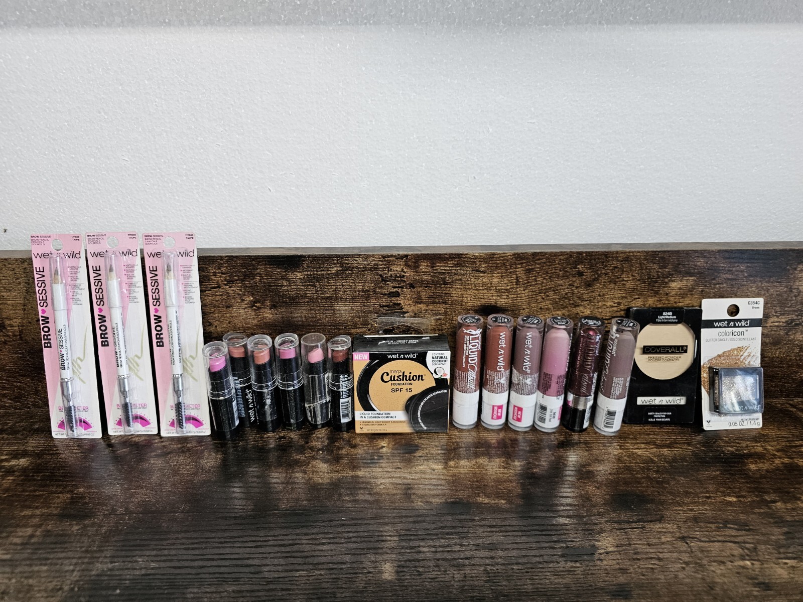 Wet N Wild Make-up Lot 18 Items Lipstick, Pressed Powder Brow Pencil See Pics