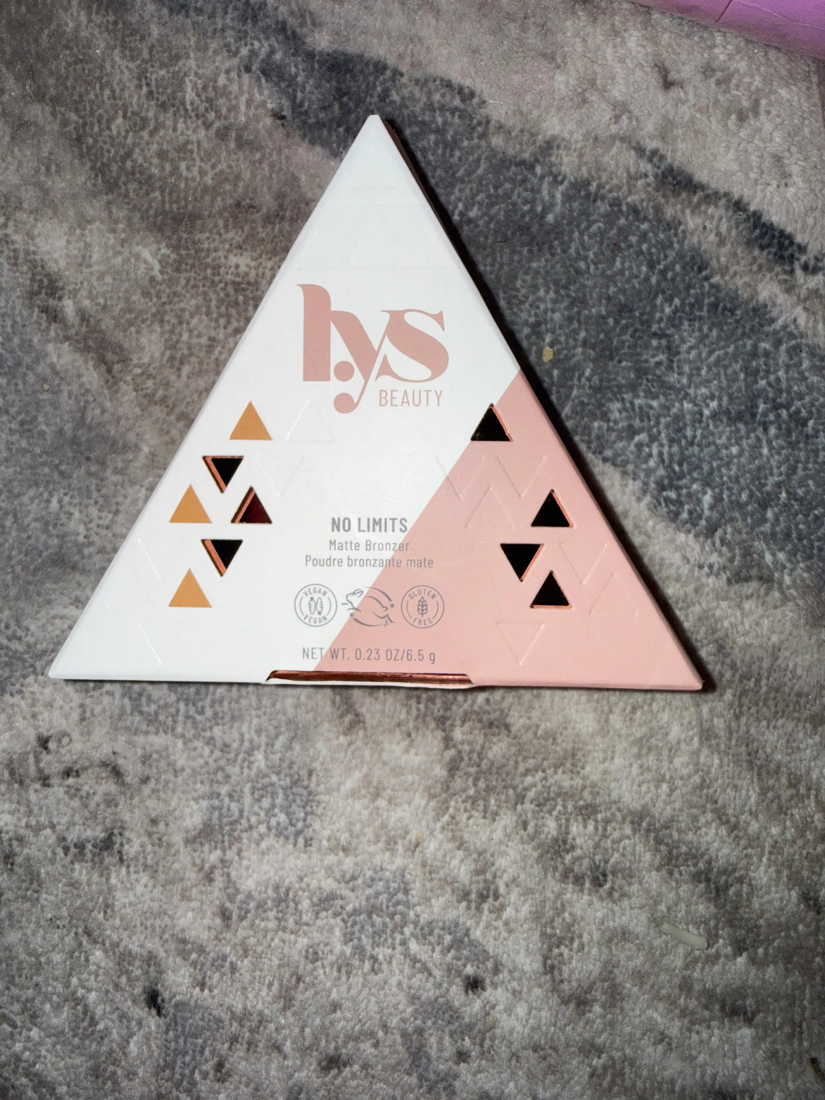 l.ys Beauty NO limits Matte bronzer in Motivate (light)