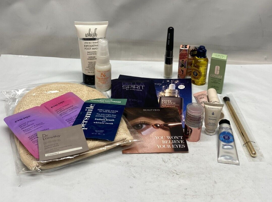 Mixed Makeup Beauty Lot – 19 Sample Pieces – Clinique, Estee Lauder, benefit etc