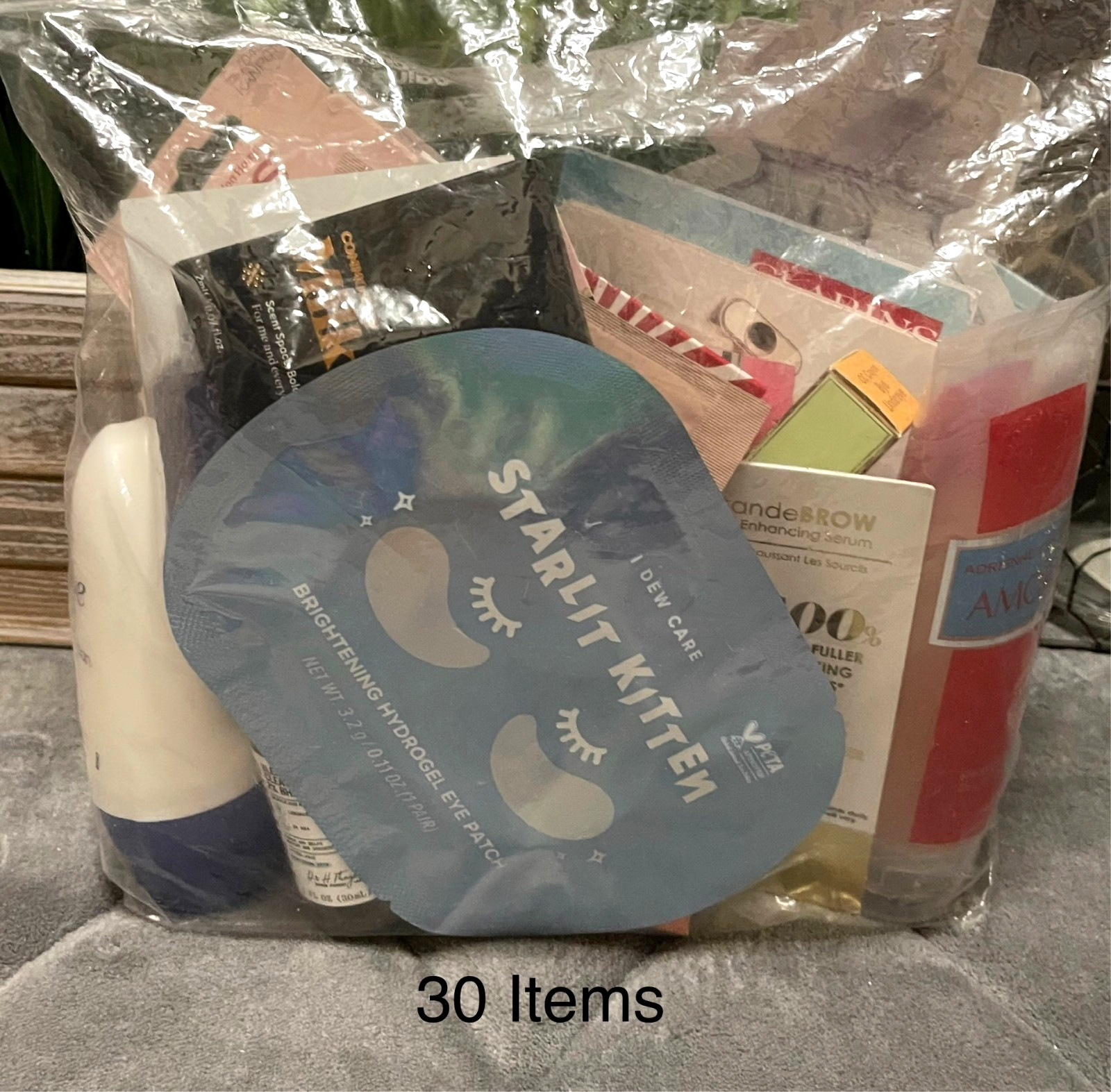 Ladies 30pc. Upscale Beauty & Skincare Lot with Fragrances Too! And Goodie Bag!