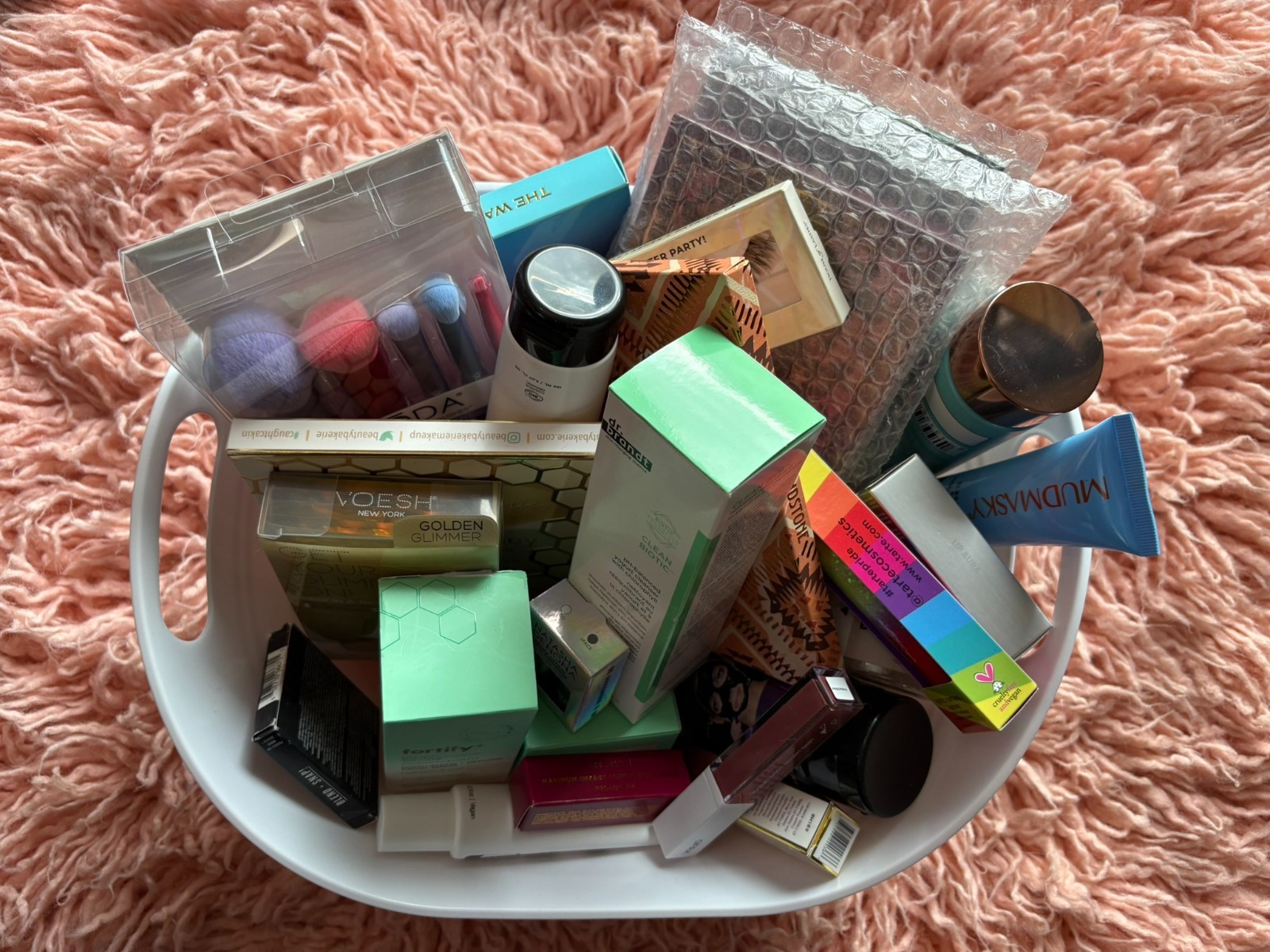 Mixed Beauty Bundle 20 Piece Mystery Lot Full Size Perfume Hair Makeup Skincare