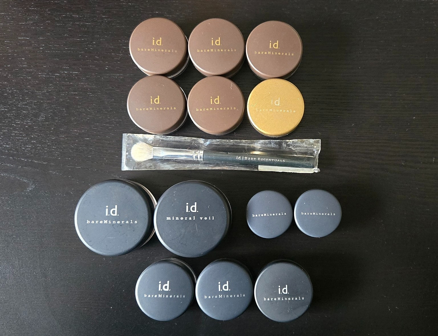 BareMinerals i.d. Makeup Lot Mineral Veil Foundation Eyeshadow Bundle + Brush