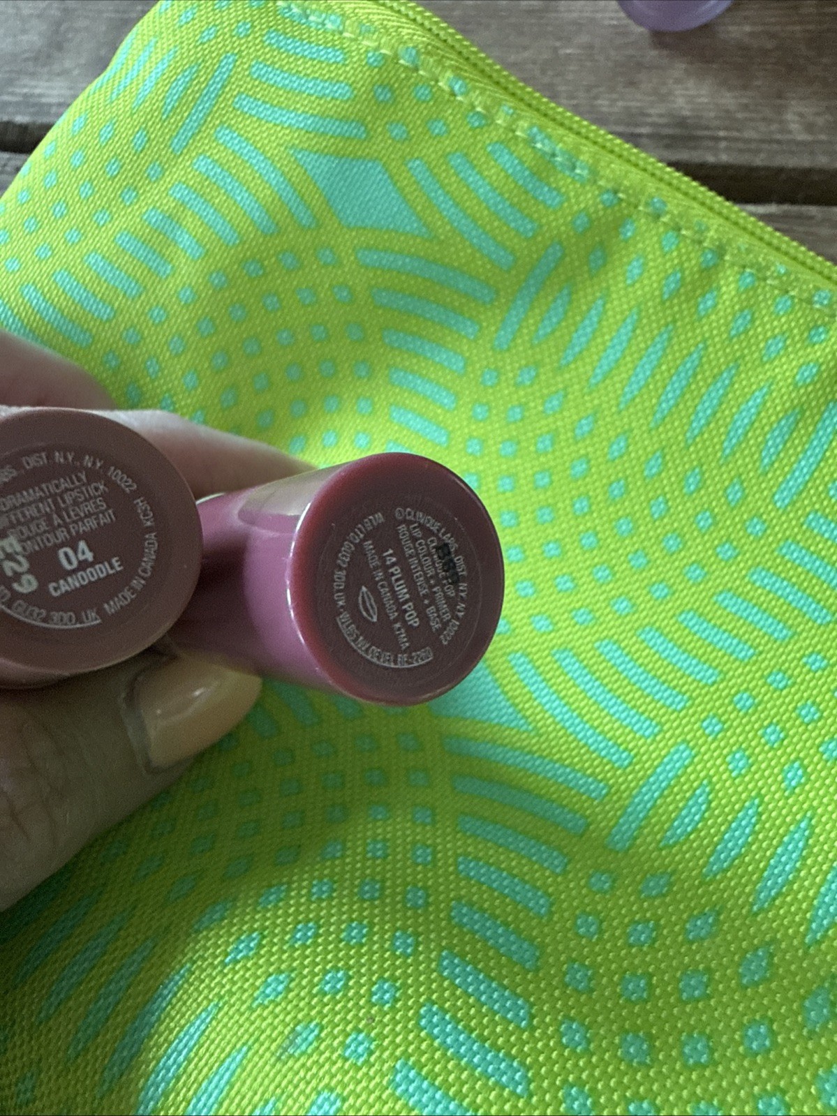 Clinique Mixed Makeup Lot – Bag + 2 Lipsticks Plump Pop + Plum Eyeshadow *NEW*