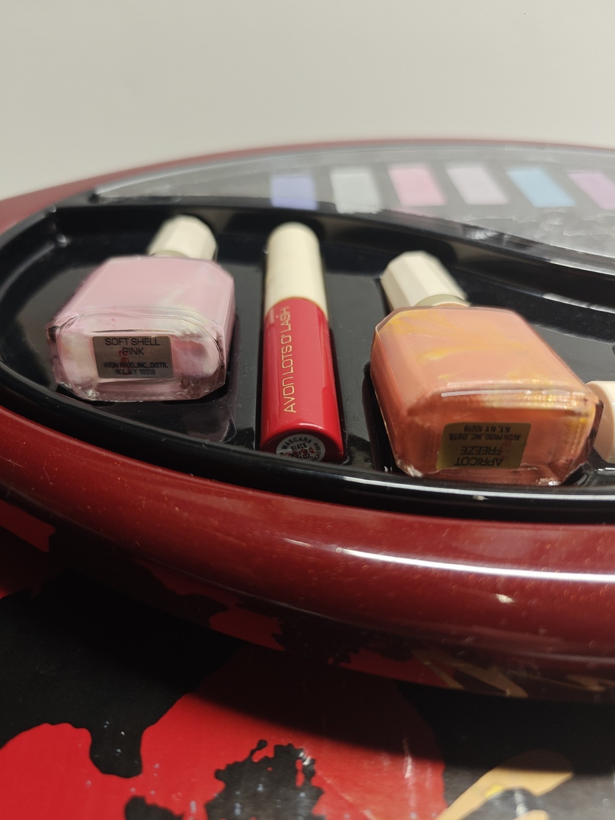 Vintage Avon Color Tray Of Beauty Cool Medium Rare Makeup Set