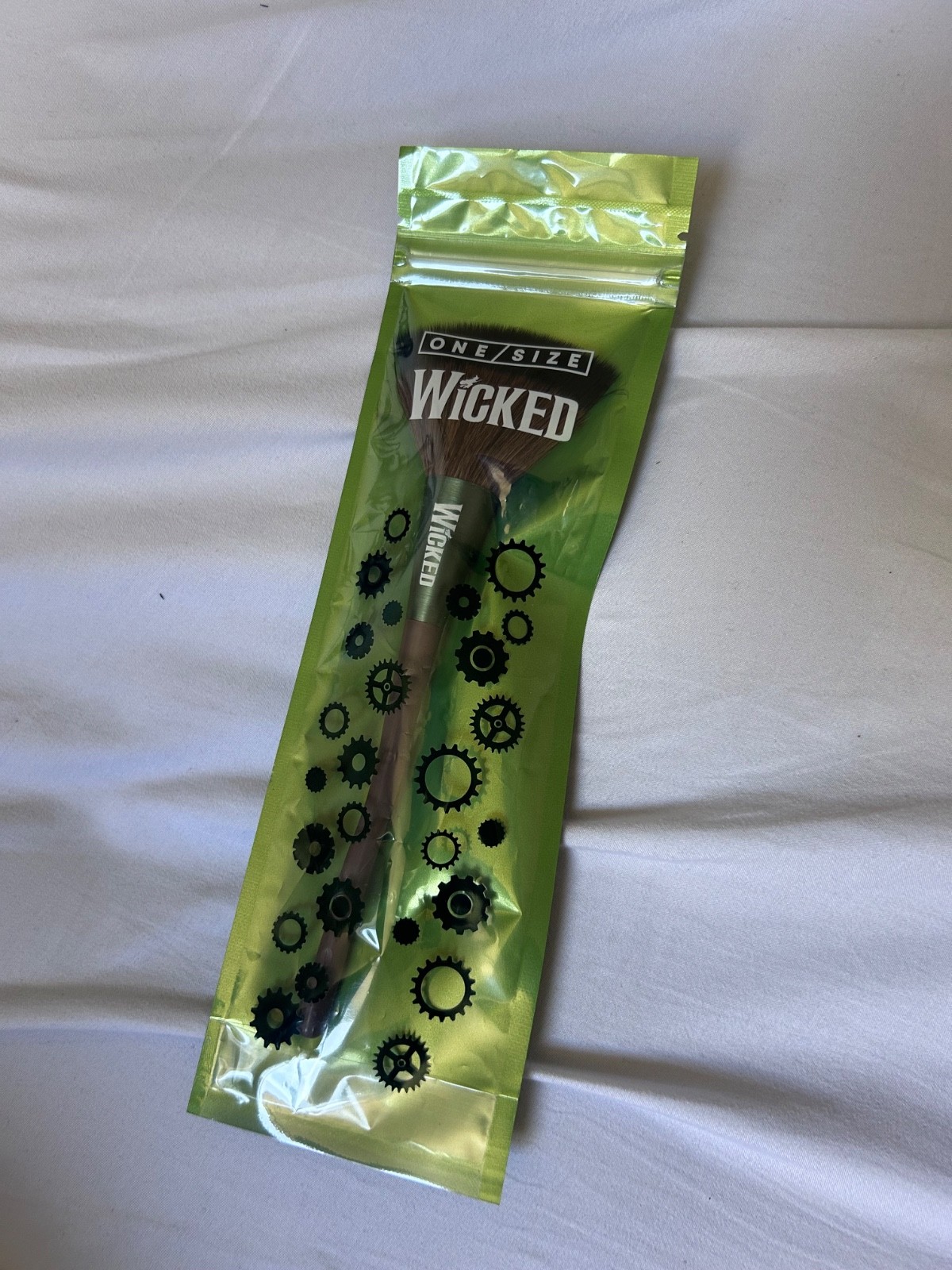 One/Size WICKED Unlimited Eye Face Palette Defying Gravity Highlighter Brush NIB