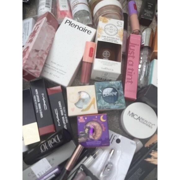 Name Brands 25‑Pc Makeup Lot Full‑Size Palette Lipstick Skin Hair 11 + Full Size