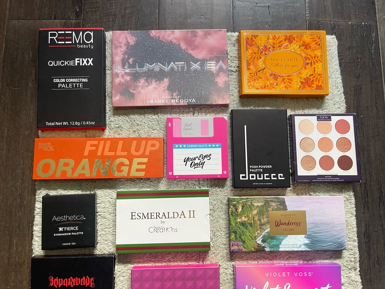 NEW 21 Piece Make-Up Eyeshadow Palette Assorted Full Size Eyeshadow Mixed Lot
