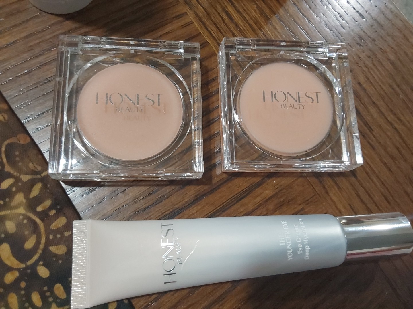 LOT/6 HONEST BEAUTY CLEANSE/MAGIC BALM/PRIMER/EYE CREAM/HYDRATION NEW!!