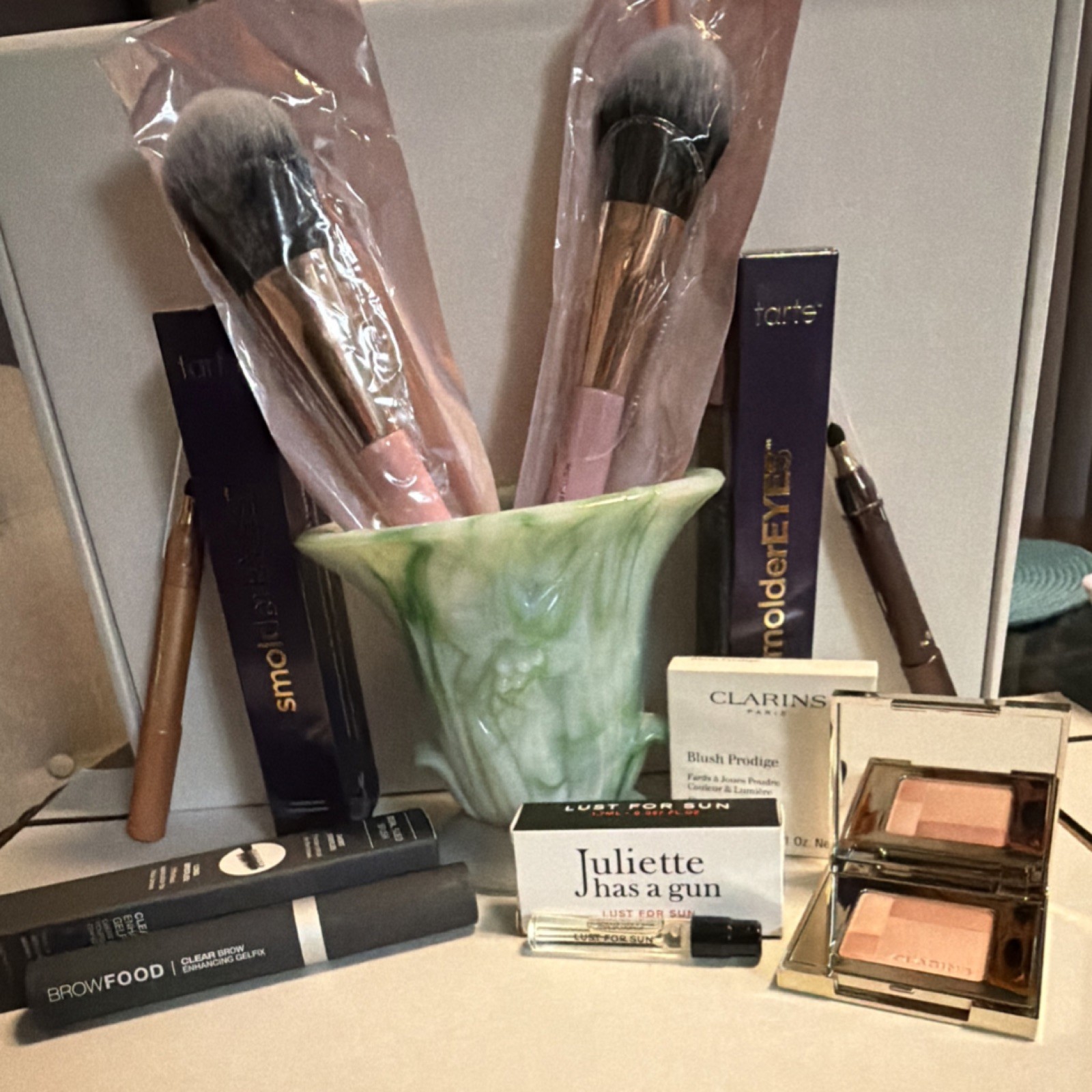 Tarte, Clarins, Mally, Juliette has a gun cosmetic lot of 7