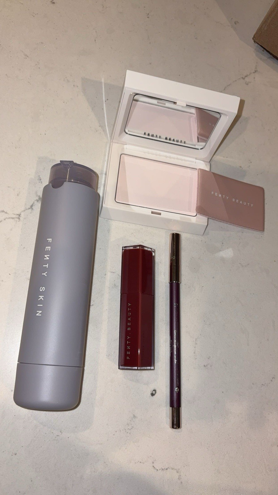 Fenty Beauty Mixed Hydra Vizor shade 4 SPF SPF, Invisimatte, lipstick & liner