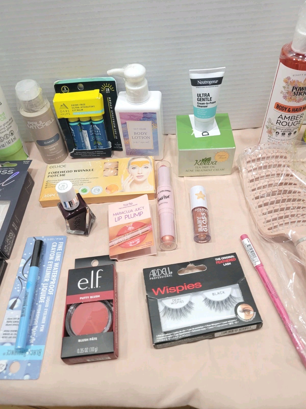 Skin Care & Makeup 25 Piece Beauty Lot (B)