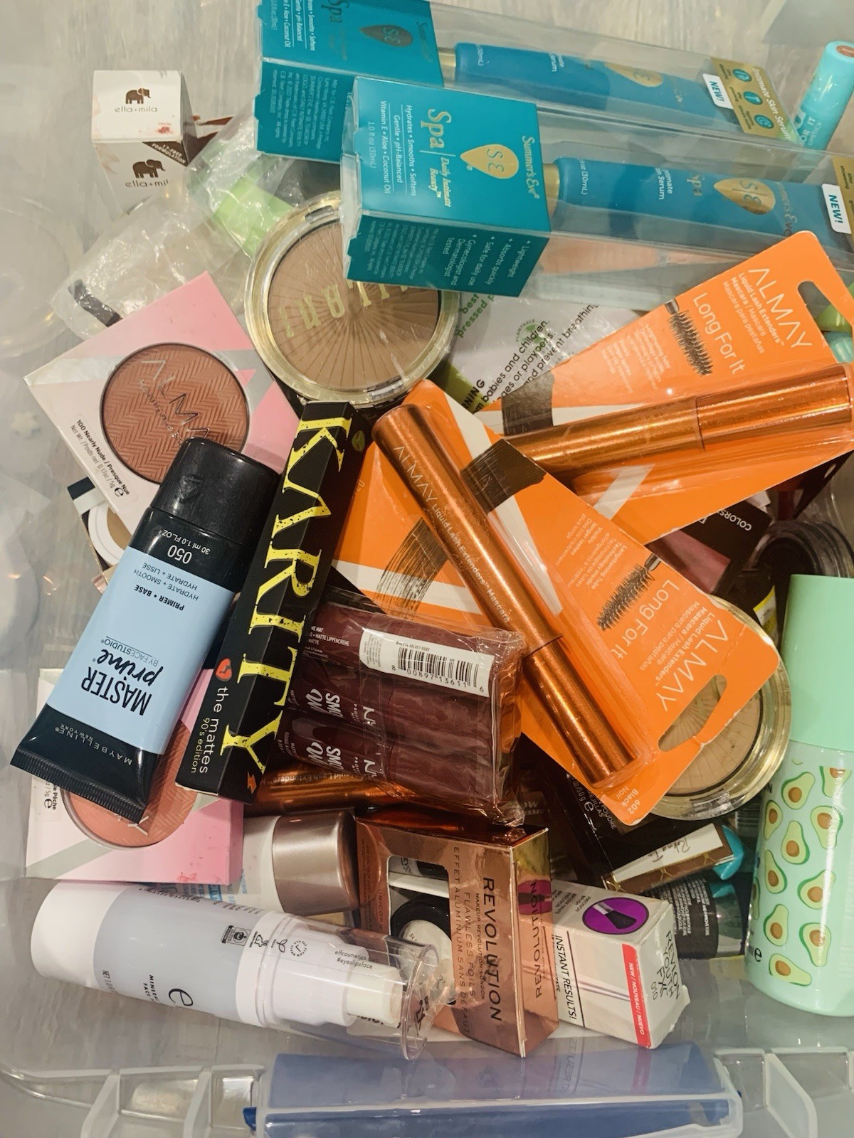 25 Piece Name Brand Mixed Makeup Wholesale CoverGirl, Maybelline, L’Oreal, Etc