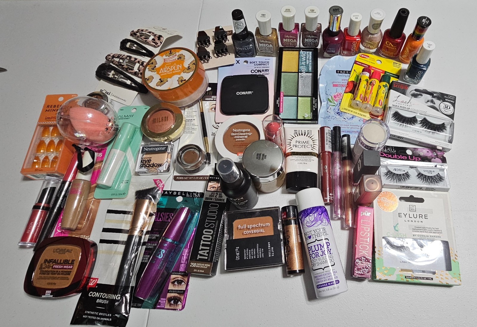 WHOLESALE LOT 50 PIECE ASSORTED NAME BRANDS COSMETICS-FAST SHIPPING!!